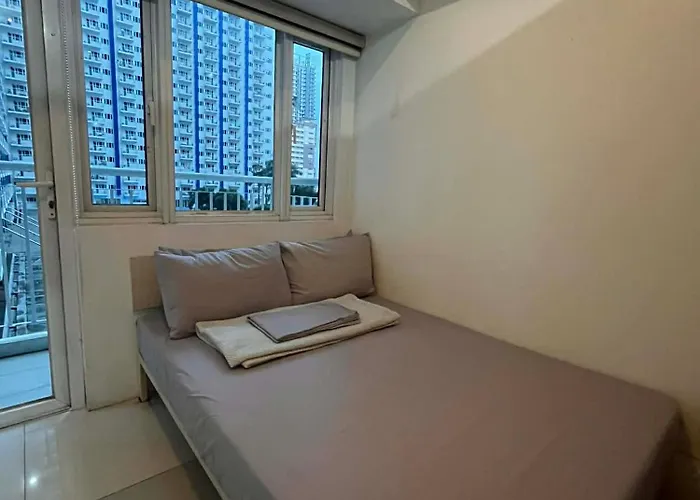 1 Bedroom Boni Light Wifi Netflix Pool Balcony * Manila