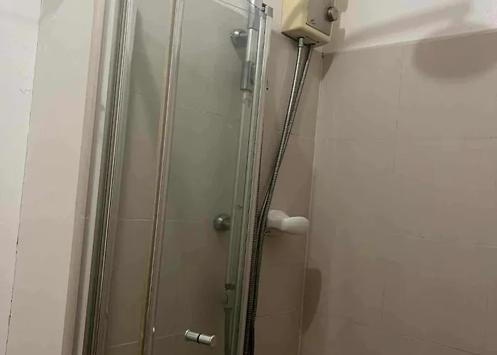 Apartment 1 Bedroom Boni Light Wifi Netflix Pool Balcony Manila
