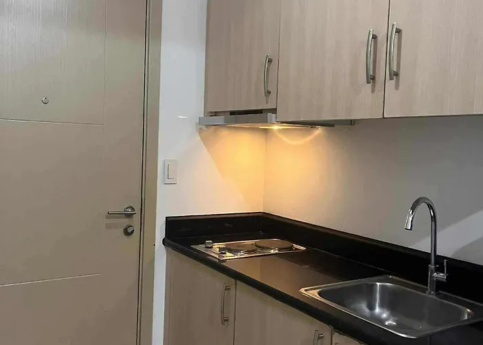 Apartment 1 Bedroom Boni Light Wifi Netflix Pool Balcony Manila